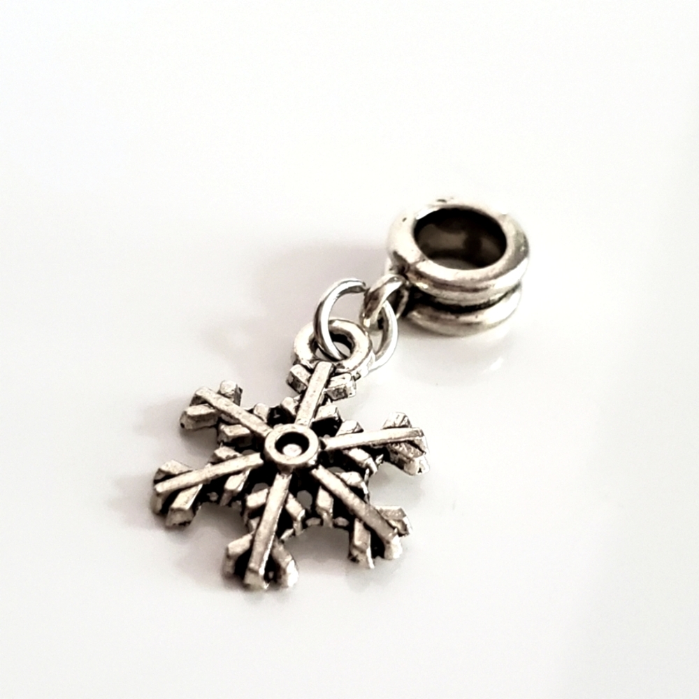Charm pendant, SNOWFLAKE ❄